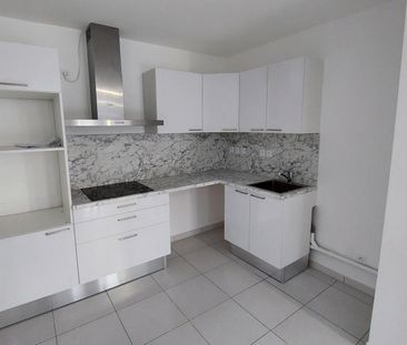 location Appartement T4 DE 117m² À BOURGOIN JALLIEU - Photo 2