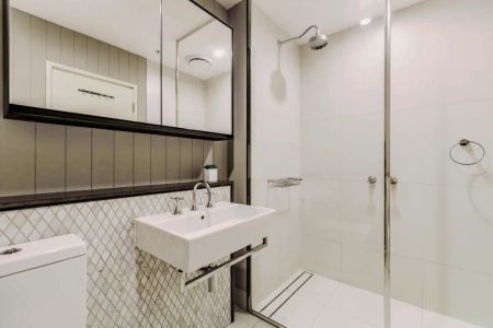 2 bed 2 bath - Photo 4