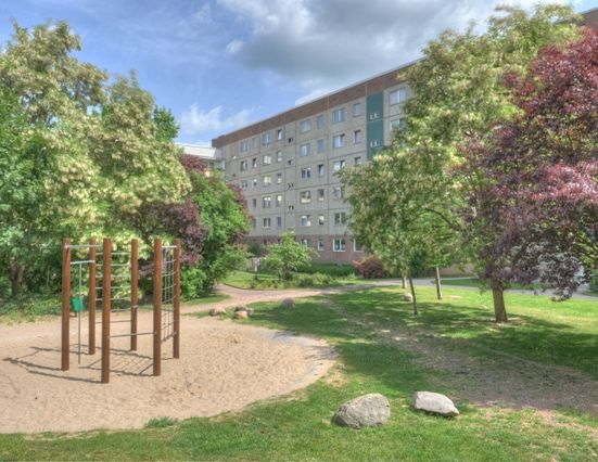 Treppensteigen lohnt sich, renovierte Wohnung ab sofort! - Foto 1