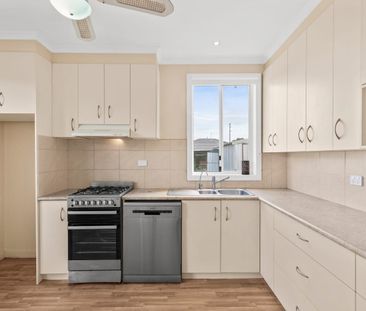 Light-Filled Family Home with Space, Comfort & Convenience - Photo 3