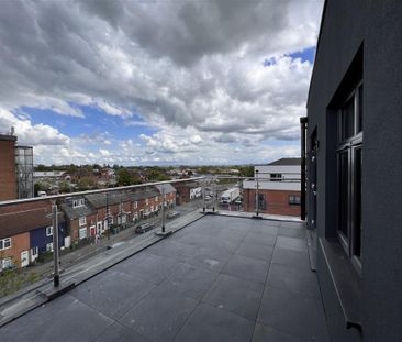 Sloane House - Photo 1