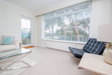 2 bed flat to rent in Brudenell Road, Poole, BH13 - Photo 2