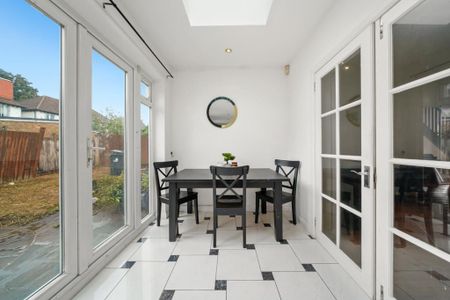 1 bedroom in a house share to rent - Photo 4