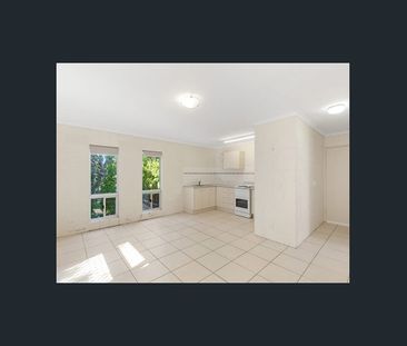 Two Bedroom Unit on the Maroochy River! - Photo 5