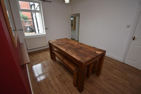 2 bed House - Mid Terrace for Rent - Photo 5