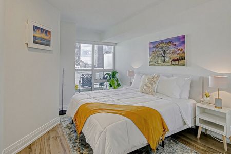 Yonge Street - Photo 3