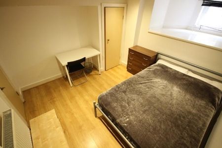 5 bedroom terraced house to rent - Photo 5