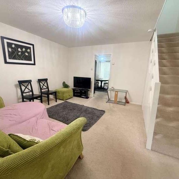 Hengrove Close, Headington, OX3 - Photo 1