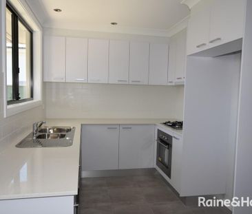 Modern & Central Two Bedroom Unit - Photo 6