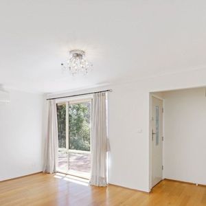 Cosy Family Home - Photo 2