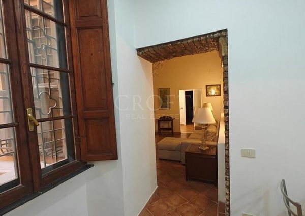 Trastevere: 80sqm. Furnished. 1 bedroom, 2 baths, modern kitchen, living, A/C, high ceilings, quiet. REF 72