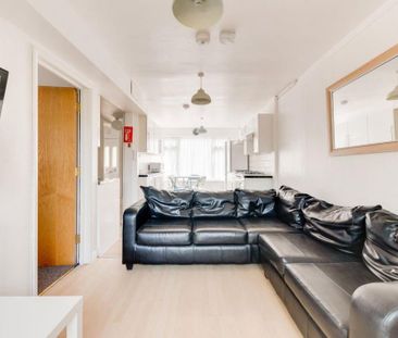 5 bedroom house to rent - Photo 3