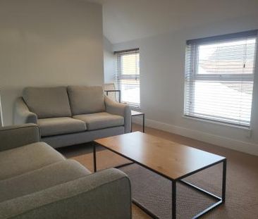 2 bedroom Flat To Let - Photo 1