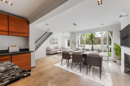 4 bedroom terraced house to rent - Photo 3