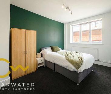 1 bedroom in a house share to rent - Photo 2