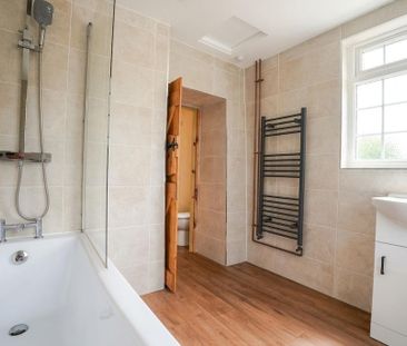 2 bedroom semi-detached house to rent - Photo 6