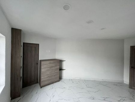 Departamento seminuevo 3 recamaras colonia el Retiro $12,000 - Photo 2