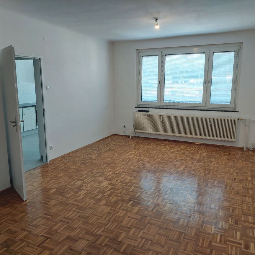 Sanierte 2-Raum - Wohnung mit Loggia und Lift im Stadtzentrum von Amstetten 67 m² - Photo 1