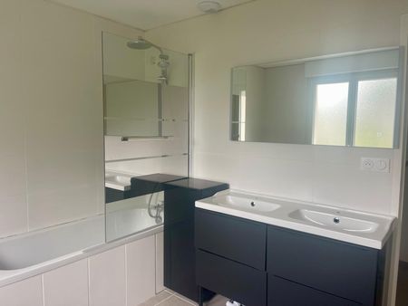 Location Maison 6 pièces 124m² NOTRE DAME DES LANDES 44130 - Photo 3