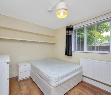 4 bedroom terraced house to rent - Photo 5