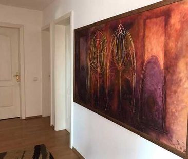 4 camere, 138 mp, mobilat modern, imobil nou, garaj, zona strazii Cometei - Photo 2