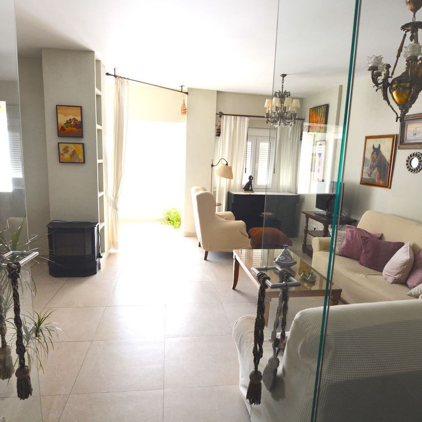 Top Floor Apartment in Málaga Centro - Photo 1