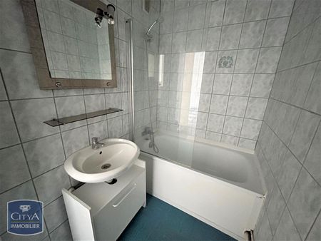 Location Appartement 4 pièces 70m² LILLE 59000 - Photo 4