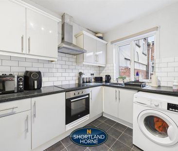 2 bedroom flat to rent - Photo 6