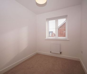 A 3 Bedroom House in Hatherley GL51 6GJ - Photo 5