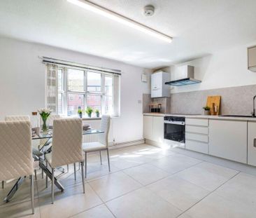 6 bedroom house to rent - Photo 3