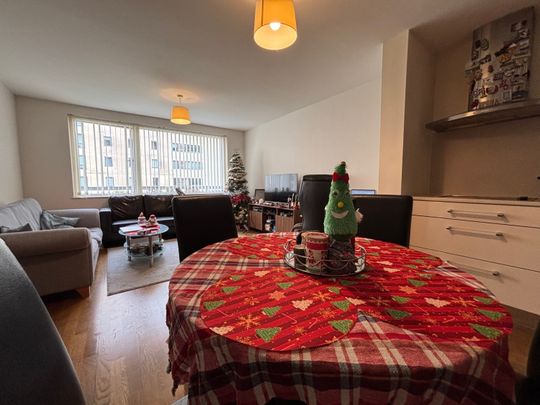 Altair, Celestia, Cardiff Bay - Photo 1