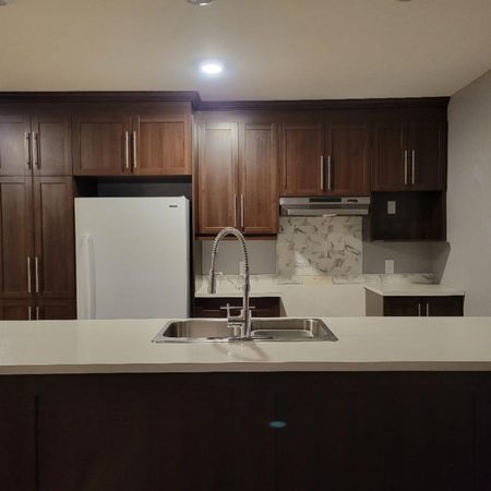 Modern 1100 sq. ft. Apartment for Rent in Lachine - Photo 4