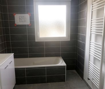 Location Maison 4 pièces 85m² ANNEYRON 26140 - Photo 3