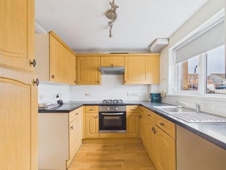 2 bedroom terraced house to rent - Photo 4