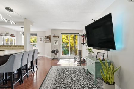 For Lease - 4658 Drummond Road Unit# 307, Niagara Falls, Ontario - Photo 4