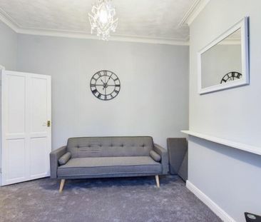 4 bedroom House To Let - Photo 2