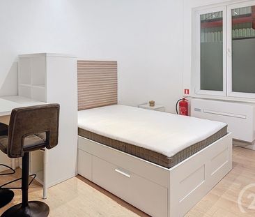Gelijkvloerse gemeubelde studio met privé-kelder te huur! - Photo 3