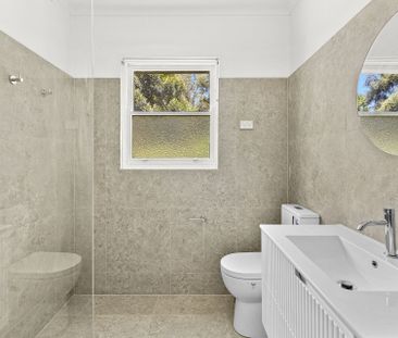 Spacious & Light-Filled Family Home in Leafy Keiraville Location - Photo 3