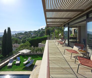 Mougins, Cote d'Azur à louer, vue mer, 5 chambres doubles, piscine,... - Photo 2