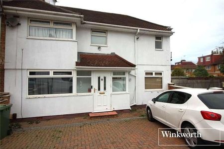 Whitehouse Avenue, Borehamwood, Hertfordshire, WD6 - Photo 2