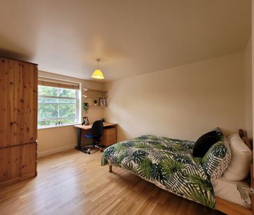 2 Bedrooms, 14 Willowbank Mews Flat 4 – Student Accommodation Coventry - Photo 1