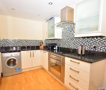 2 Bed Flat, Block Wharf, E14 - Photo 4