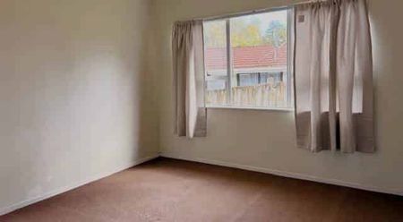 Fully Fenced House in Papakura - Photo 2