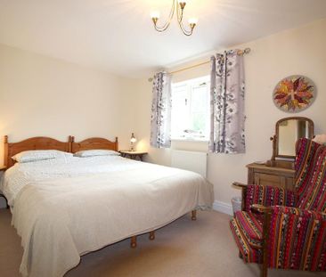 4 bedroom link detached house to rent - Photo 6