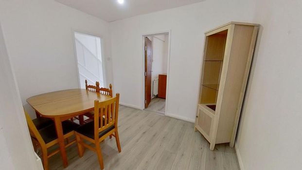 5 bedroom terraced house to rent - Photo 1