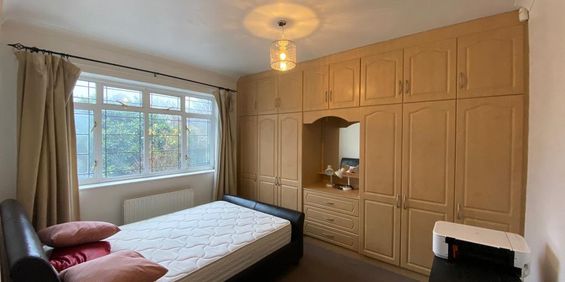 1 bedroom in a house share to rent - Photo 3