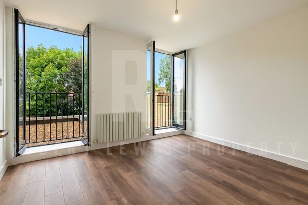 Stylish Four-Bedroom 3 Bathroom Garden Flat – Muswell Hill N10 - Photo 1