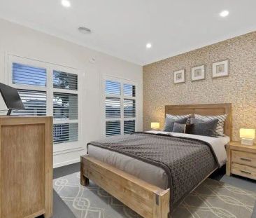 “Large Spacious Family Home!” - Photo 5