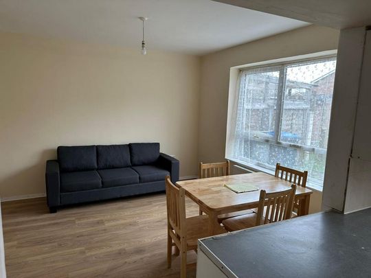 1 bedroom in a house share to rent - Photo 1