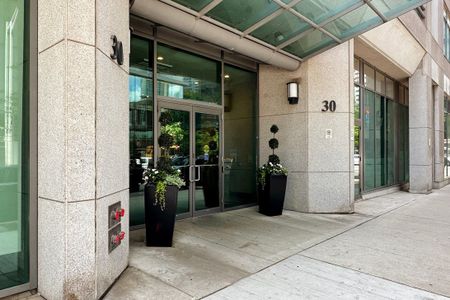For Lease - 30 Grand Trunk Crescent Unit# 502, Toronto, Ontario - Photo 3